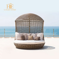 Lit de repos demi-lune de haute qualité en rotin antique pour jardin, piscine et extérieur, avec baldaquin