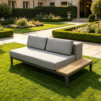 Ensemble de canapés modulaires d'extérieur modernes avec structure en aluminium et lattes en teck naturel, canapé sectionnel de patio avec table basse pour hôtel, jardin, villa
