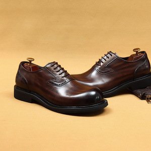 Chaussures habillées pour hommes de style britannique, chaussures Oxford en cuir vintage légères, fabriquées en cuir de vachette, parfaites pour les mariages - Product Image 6