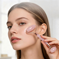 Rouleau facial en quartz rose naturel et ensemble Gua Sha en forme de cœur, anti-gonflement, lifting du visage, massage sculptant du visage, outil de soin de la peau