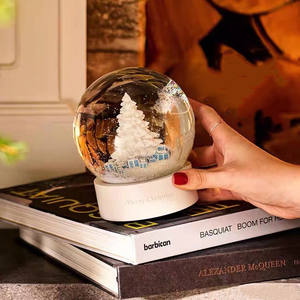 <span class=keywords><strong>2022</strong></span> nouveau globe de neige en résine mignon personnalisé avec modèle en verre léger d'animaux de noël pour la décoration de la maison et des Souvenirs - Product Image 4