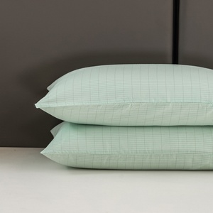 Taie d'oreiller de mise à la terre en fibre d'argent 5% et coton biologique 95% tricoté brodé, rectangulaire, pour usage hôtelier et hospitalier - Product Image 3