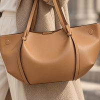 Sac à bandoulière élégant et chic pour femme en cuir PU tendance avec doublure en polyester, fermeture éclair, résistant à l'eau, idéal pour les trajets quotidiens, la vie de tous les jours, le shopping et les soirées.