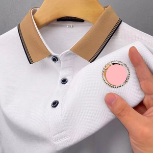 เสื้อเชิ้ตผู้ชาย <span class=keywords><strong>WL</strong></span> รุ่นปี 2025 ผ้าทอเนื้อนุ่มสบาย เป็นมิตรต่อสิ่งแวดล้อม เหมาะสำหรับฤดูร้อน ปักลายเรียบง่าย แขนสั้น ทรงหลวม ปกเสื้อแบบปกเชิ้ต - Product Image 3