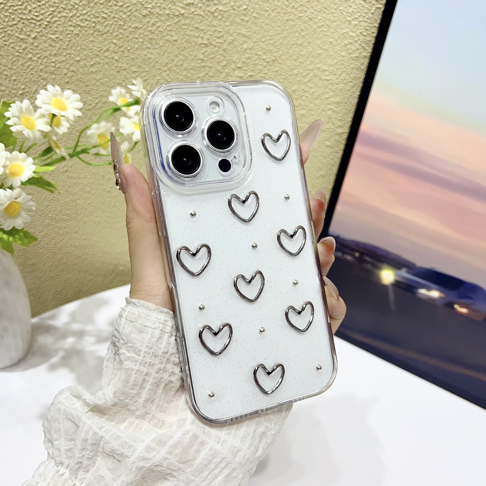Heart-shaped resin case