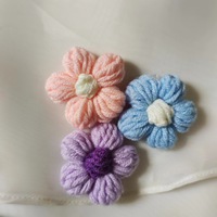 Vente en gros de fleurs multicolores en crochet faites à la main, patchs de fleurs en tricot pour la décoration de vêtements