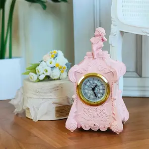 Haute qualité mignon 1:6 échelle maison de poupée Miniature horloge électrique Vintage Relief horloge jouets enfants enfants