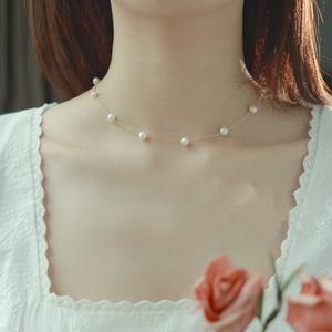 Collar Corto Wenchi Starry Sky con Perlas Naturales de Agua Dulce, Diseño Versátil de Lujo Ligero para un Estilo Moderno y Exclusivo - Product Image 1