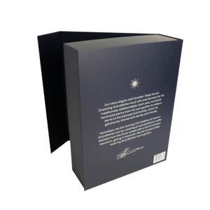 Caja de Regalo Navideña de Cartón Negro Rígido con Logotipo Personalizado e Inserto de Esponja - Product Image 3