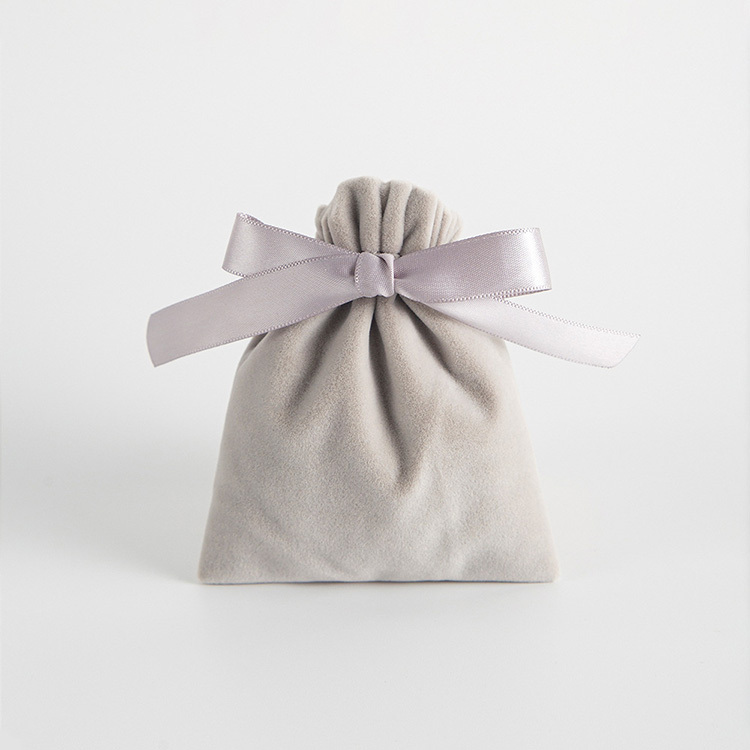 Gris avec corde grise