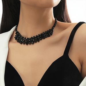 Collar de Gargantilla Multicapa con Cuentas Grandes de Cristal Negro para Fiesta de Graduación, Hecho en EE. UU. - Product Image 1