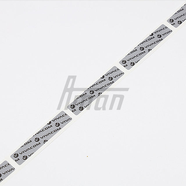 สีเทาเข้ม