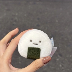 Llavero de Peluche con Forma de Mini <span class=keywords><strong>Onigiri</strong></span> Kawaii, Muñeco de Peluche Suave de Bola de Arroz Japonesa, Colgante para Bolsa, Decoración y Regalo Novedoso - Product Image 1