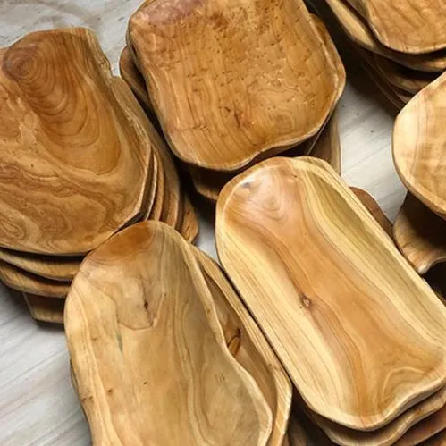 El más nuevo diseño Almacenamiento de alimentos Tallado de raíces Artesanía de madera natural Bandeja de servicio Platos de madera Bandeja de servicio de madera