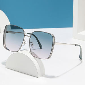 แว่นกันแดดผู้หญิงทันสมัย UV400 เลนส์โพลาไรซ์ TAC กรอบพลาสติกและโลหะ ระดับ 2 สำหรับขับรถและสไตล์สตรีท - Product Image 3