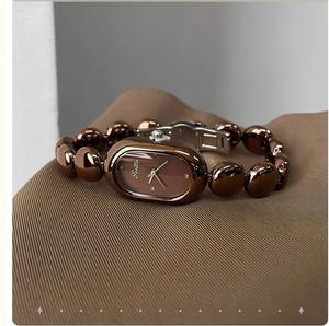 Montre pour femme au design créatif de grains de café, style bracelet rétro, marque artistique, haute beauté, nouvelle tendance 2025, célébrité d'Internet populaire - Product Image 1