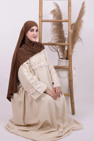 Vente en gros de nouveaux modèles d'abayas élégantes de haute qualité, brodées avec des pompons, design élégant, haut de gamme, grandes tailles, robes confortables pour femmes