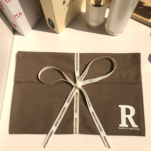 Pochette en coton et lin personnalisée avec logo imprimé, sac de rangement pour cadeaux, trousse de maquillage, pochette anti-poussière écologique en tissu de coton et lin pour chapeau - Product Image 3