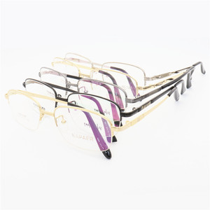 Lunettes optiques <span class=keywords><strong>en</strong></span> acier inoxydable à motif rayé <span class=keywords><strong>en</strong></span> forme de diamant de créateur, commande mixte, vente <span class=keywords><strong>en</strong></span> gros à bas prix, montures de lunettes - Product Image 3