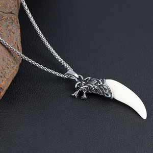 Collar Wolf Tooth para hombre, colgante de animal de acero de titanio, cadena con cabeza de lobo de resina, regalo SP1038 - Product Image 2