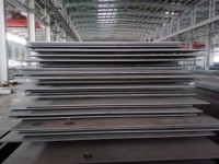 Tôle d'acier au carbone ASTM laminée à chaud avec traitement de surface personnalisé, épaisseur 1,2-2,0 mm, pour la construction, les navires et les chaudières
