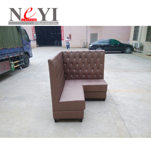 Canapé en cuir empilable Gukaman en bois massif, idéal pour restaurants occidentaux, bars, cafés et centres commerciaux - Product Image 4