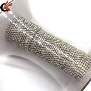 Vente en gros de strass en verre cristal opale Chaîne de strass avec base à griffes pour sac à vêtements DIY - Product Image 6