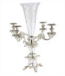 Candelabro de Cristal Plateado Sheffield de Diseño Clásico Tradicional de la Familia Real, con 4 Llamas, Macetero de Metal con Forma de Flor para Restaurantes - Product Image 1