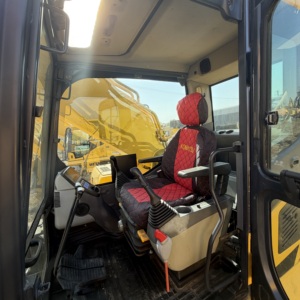 Excavatrice sur chenilles Komatsu PC450 de 45 tonnes, économique et robuste, en bon état, faible nombre d'heures de fonctionnement, pour l'exploitation minière - Product Image 3