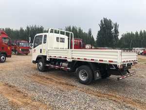 Truk Ringan Sinotruck Howo 4*2 6 Roda Tenaga Diesel 140Hp Kualitas Tinggi 10 Ton Truk Kargo Sisi Terbuka untuk Dijual - Product Image 2