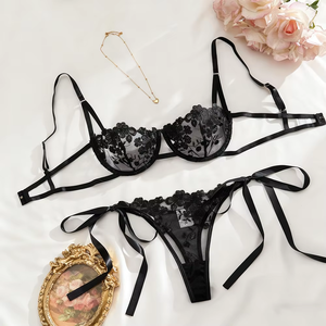 Completo Intimo <span class=keywords><strong>Sensuale</strong></span> <span class=keywords><strong>e</strong></span> <span class=keywords><strong>Sexy</strong></span> in Tessuto Non Tessuto, Traspirante, con Ricamo in Pizzo, Reggiseno Senza Coppe Vuote per Donna - Product Image 1