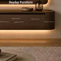 Meuble TV flottant incurvé en noyer style Japandi avec rétroéclairage LED, console multimédia murale texturée, panneau mural TV Wabi-Sabi Cinewall