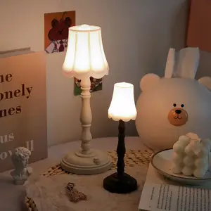 Ins comodino LED Night Light studio lampada da tavolo personalizzata Mini ornamenti lampada da scrivania per la casa