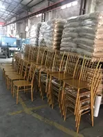 Chaise Chiavari Napoléon en métal doré 2024, en résine blanche, pour hôtels, fêtes et mariages – Vente directe usine