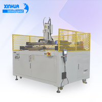 Machine de distribution de colle sur chariot au sol hors ligne avec grille de protection jaune et table large pour travaux manuels