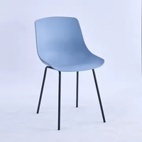 Maison nordique pieds en métal durables OEM couleurs siège en plastique chaise de salle à manger pour invité lait thé magasin magasin réception