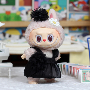 Ropa para Muñeca Labubu de 17 cm, Vestido Negro con Flor, Adorable Accesorio de Repuesto para Muñecas de Peluche para Niñas - Product Image 1