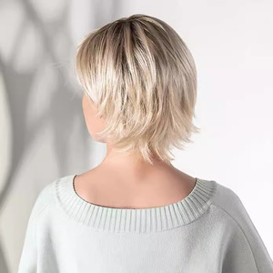 Petite perruque courte bouclée transparente, nouée à la main, densité 120%, en fibre haute température, <span class=keywords><strong>dégradé</strong></span> <span class=keywords><strong>blond</strong></span>, pour femme, vente chaude à l'exportation - Product Image 3