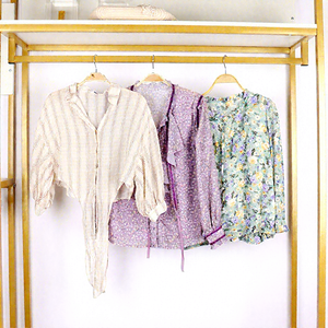 Geryon <span class=keywords><strong>Ropa</strong></span> <span class=keywords><strong>Vintage</strong></span> Usada, Blusas y Tops <span class=keywords><strong>de</strong></span> Verano Limpios, Fardos <span class=keywords><strong>de</strong></span> <span class=keywords><strong>Ropa</strong></span> <span class=keywords><strong>de</strong></span> Exportación para Mujer <span class=keywords><strong>de</strong></span> Indonesia y Vietnam al por Mayor - Product Image 1