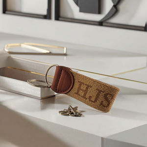 Llaveros de piel de vaca Diseño de punto de aguja personalizado Llavero de cuero genuino Moda personalizable - Product Image 3