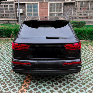 Alerón Trasero para Audi Q7 MK2, Color Negro Piano, Textura de Fibra de Carbono, Alerón en Forma de Ala para la Tapa del Maletero, Instalación con Cinta Adhesiva 3M - Product Image 1