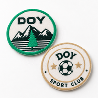 Étiquettes de vêtements en flocage doux à repasser, vente en gros, conception personnalisée, logo de club de football, flocage, transfert thermique en vinyle, patchs pour chapeaux