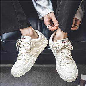 <span class=keywords><strong>2023</strong></span> printemps nouvelle mode planche à roulettes chaussures jeunes étudiants blanc noir hommes coréen décontracté marche à la mode chaussures simples - Product Image 4