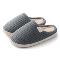 Vente en gros de pantoufles d'intérieur et d'extérieur pour couples, respirantes, chaudes, en peluche, antidérapantes, à semelle épaisse, pour l'automne et l'hiver