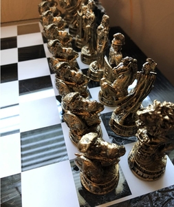 2024 Mặt Trời Mọc tùy chỉnh Roman đấu sĩ 3D cờ vua thiết lập, đồng và bạc màu, - Product Image 3