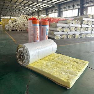 Couverture en <span class=keywords><strong>laine</strong></span> <span class=keywords><strong>de</strong></span> <span class=keywords><strong>verre</strong></span> ignifuge blanche en polypropylène pour le marché mexicain, R235, <span class=keywords><strong>100</strong></span> mm, rouleaux d'isolation en fibre <span class=keywords><strong>de</strong></span> <span class=keywords><strong>verre</strong></span> pour toitures <span class=keywords><strong>de</strong></span> bâtiments métalliques - Product Image 3