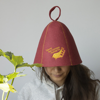 Profitez de chaque seconde de chaleur dans la sauna avec ce chapeau en pure laine qui transforme les moments les plus chauds en pur bonheur