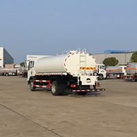 Nouveau camion-citerne à eau Howo 4x2 160HP 15CBM Euro3 à conduite à gauche, moteur diesel Yuchai, transmission manuelle