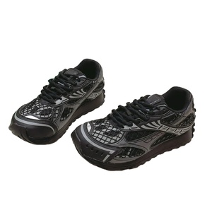 Chaussures de sport pour hommes et femmes, nouvelle collection, design tendance, haute qualité, avec sangles légères, style de bout équilibré et souple. - Product Image 1