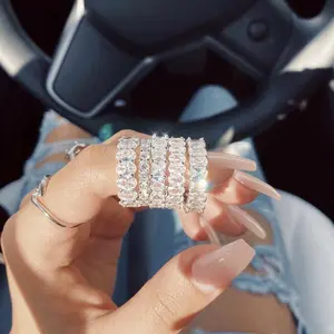 Cincin Zirkon Persegi Berlian Penuh Cincin Berlian Imitasi Pernikahan Bentuk Hati Wanita untuk Hadiah Ornamen